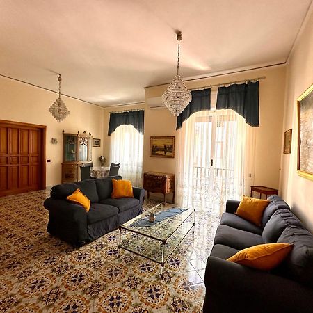 Maman Suite, City Center Near Molo Beverello Napoli Eksteriør bilde