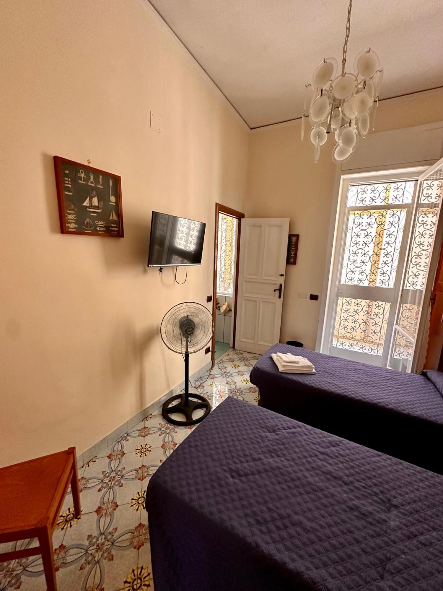 Maman Suite, City Center Near Molo Beverello Napoli Eksteriør bilde